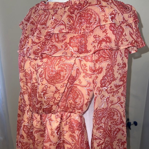 ✨NWOT✨ Express Off The Shoulder Ruffle Romper - Picture 2 of 4